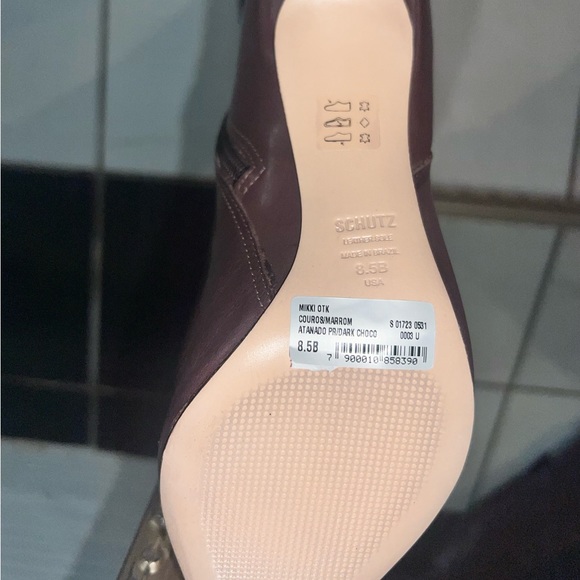 SCHUTZ - Picture 4 of 8